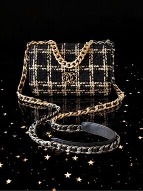 🆕💞CHANEL 19 WOC Houndstooth Tweed • Black & Beige • Gold, Silver, Ruthenium HW